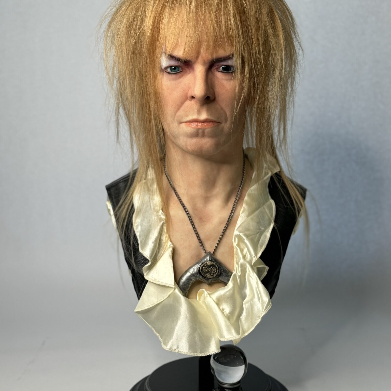 Lifelike Sculptures - Stunning full-sized statues | Realistic Creations